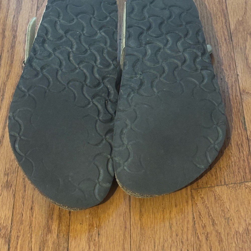 Birkenstock Gizeh Pearl Sandals Comfortable Slip-On Design - Picture 3 of 4